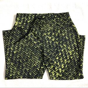 Danskin Now Capri leggings S (4-6)